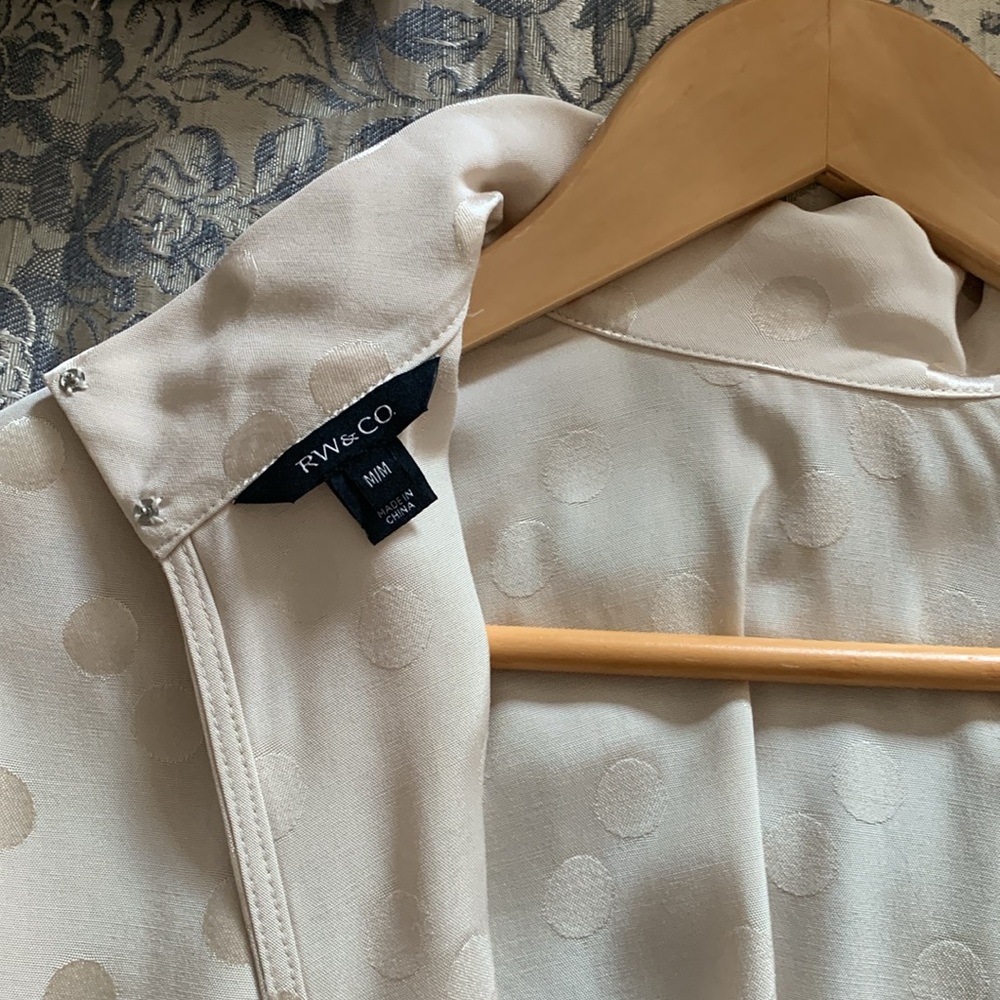 Champagne coloured high neck open back shirt - Picture 6 of 8